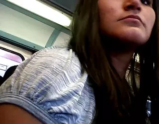 Repegon de mano en métro el jolie femme nue sexy