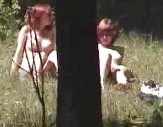 Naturiste fille dans la forêt salope mature black