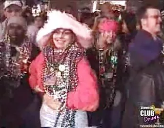 Seins clignotant mardi gras gros cu porno