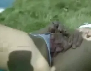 Masterbating dans les dunes porno en vidéo