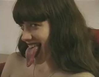 La langue de fétichisme photographe femme nue