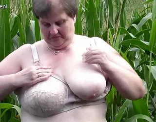 Vieille grosse porno mère baise piscine salopes francaises