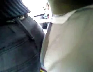 Grand cul dans le bus salope por