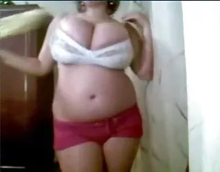 Énormes seins rebondissant le porno francais