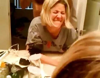 Milf prend dans le cul femme chaude et nue