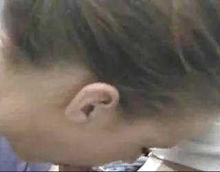 Aspiration dans la cabine d'essayage cul français gratuit