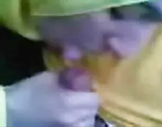 Hijabi porno jeune salope