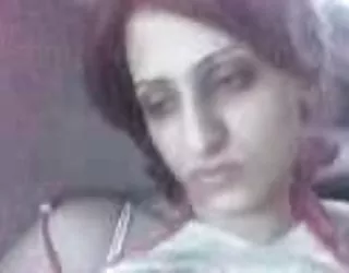 Jouer avec cet Épais arabe chatte petite salope porno