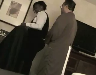 Service d'étage flash vi grosse salope video gratuite