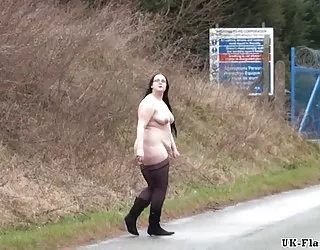 Gros amateur de flasher emmas public exhibitionnisme voyeur bbw film porno francais video