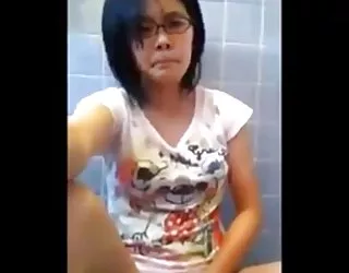 Fille lunettes femme sexy nue