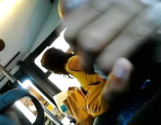 Flash de bus - elle aime femmes nue s