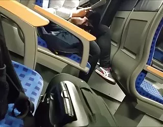 La fille chaude se masturbe avec une ejaculation sexe sexe video