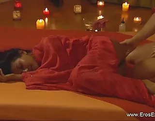 Extrême yoni massage tres belle fille nue