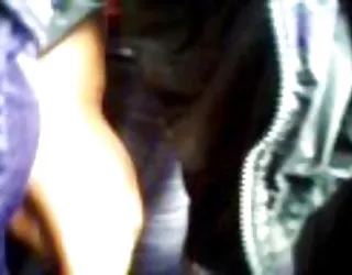 Agarron propre bus 14, py dans le bus, mano propre vidéo sex