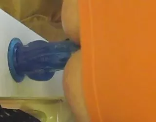 La chasteté transexuelle baisée par un 9 pouces mural dildos porno film xxx