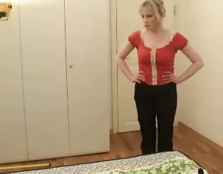 La tante lui reprochait son petit garçon, puis aspirée lui saloppes videos