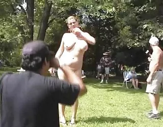 Le plaisir de la manifestation nudiste 4 site video xxx