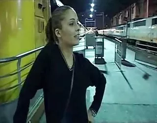 Chaudes lesbiennes françaises dans le train film porno gratuit x