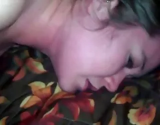 Une grosse bite prend son cul video de sexe