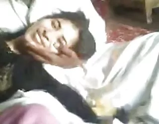 Amatrice arabe femme le coq donnaient moteur de recherche sexe