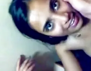 Brune sexy jeune femme nue sexy