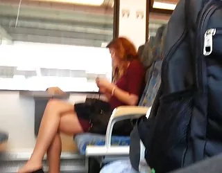 Redhair femme avec de belles jambes salope amatrice