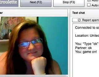 la jeune fille montre gros seins pornot film