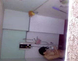 Ma sœur prend un bain site videos porno