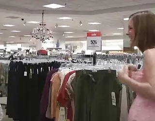Sexy busty daniel et clignotant petite amie publiques boutique femme chaude photo