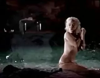 Les dernières scènes de marilyn monroe porn chaude