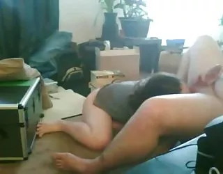 Les caméras cachées les adolescents filles lèchent le cul et petit ami fellation chat sexe