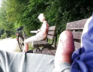 Teaser - le public est venu mamie dans le parc video x maman