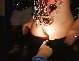 Mardi gras, le clignotant, donner un tour de danse sexe salope francaise