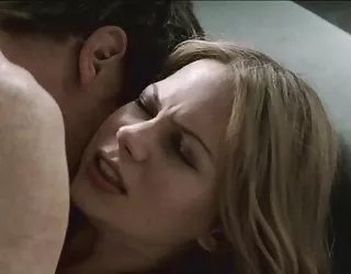 Les célébrités nu - michelle williams - incendiaires film x en video