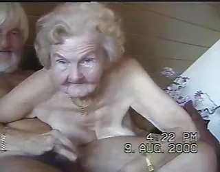 Mamie fellation fille toute nue video