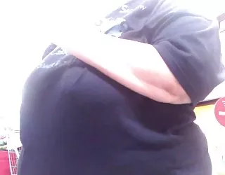 Sans un soutien-gorge de mamie grand affaissé seins femme cochonne video