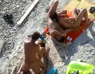 Plage sur la plage video française salope