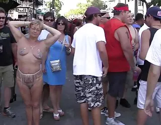 Nue en public 1 sex vidéo