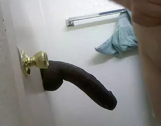 Le plaisir avec le gode bam gratuit cul