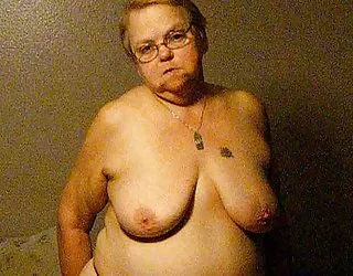 Regarder 4 passer du bon temps et s'amuser cul sexe