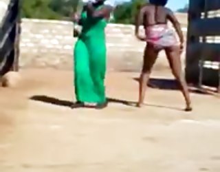 Africains les filles dansent video petite cochonne