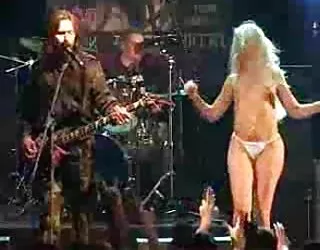 Nue marina - corrosion des métaux sex show sex et porno