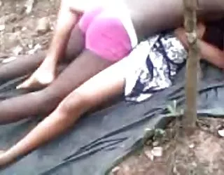 Chaude fille indienne a reçu une piscine baise avec son bf-deuxième gangbang