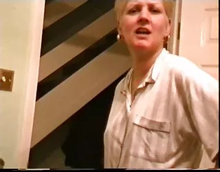 Présenté par la maman clignote ses seins (mamans et les mamans) movies porn anal