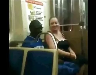 Bbw salope sucer coq noir sur le train une grosse salope