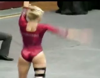 Whooty l'usure n'est pas un gymnaste cul gaffe!! - plus belle femme nue