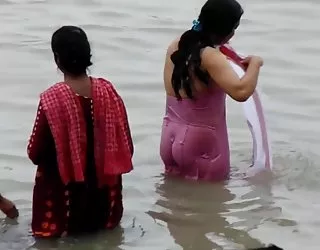 Ganga baignade pris charme sexe