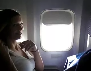 Сrv - femme se masturbe sur un avion jeune salope porno