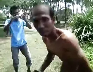 Indonésien est la femme de mnage de l'asie du sud singapour grosse et salope